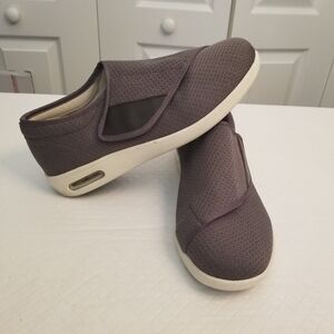 YouYun Diabetic Elderly Mesh Shoes Gray Womens sz 10 Mens Size 9